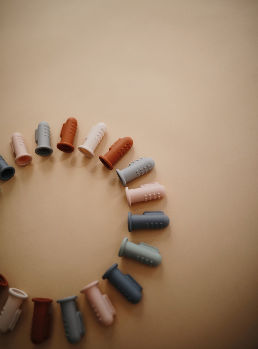 Mushie - Finger Toothbrush (Shifting Sand/Cambridge Blue)