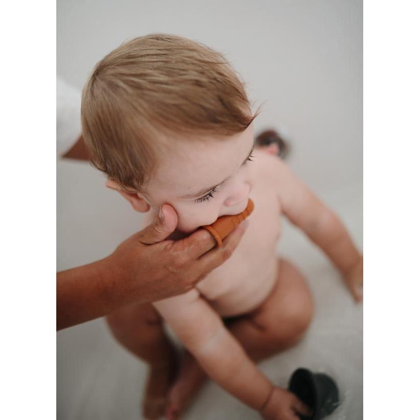 Mushie - Finger Toothbrush (Shifting Sand/Blush)