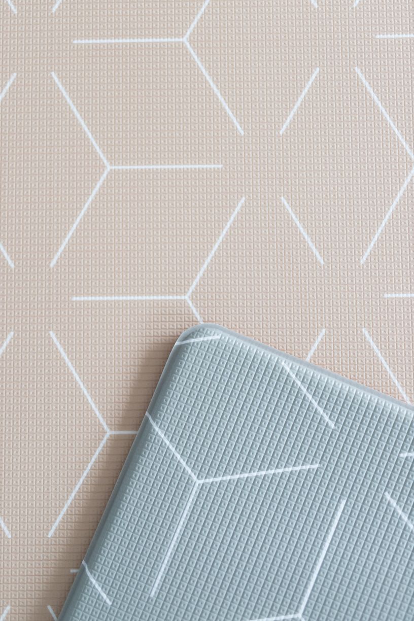 Little Wiwa - Generos Play Mat (Signatur Latte)