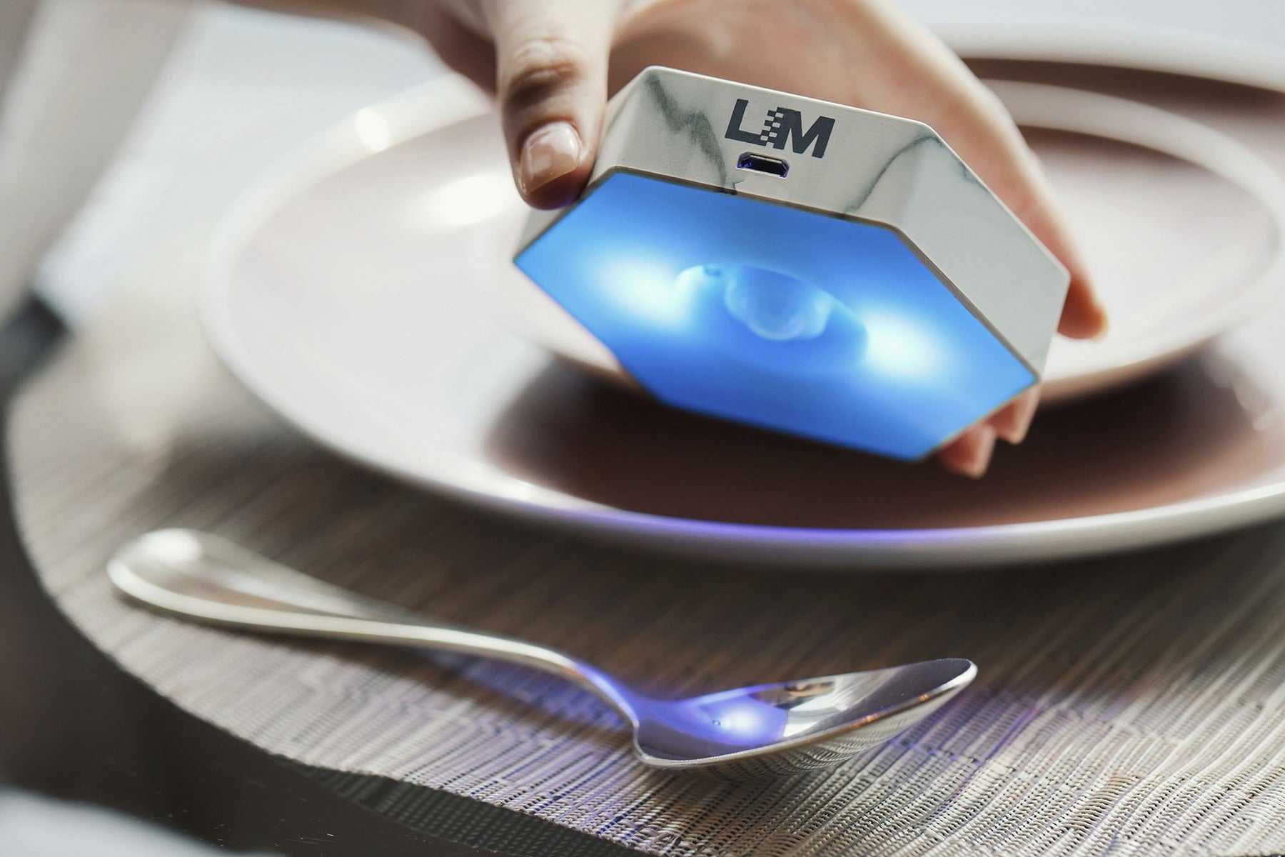 LIFE IN MOTION - HONEY PRO HANDHELD UV-C LED LIGHT SANITISER + SMART LED LIGHTING (WHITE MARBLE) - PREORDER