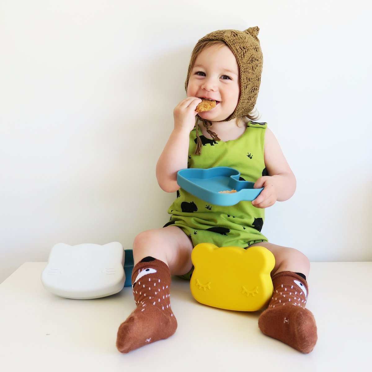 WE MIGHT BE TINY - BEAR SNACKIE - VARIOUS COLOURS